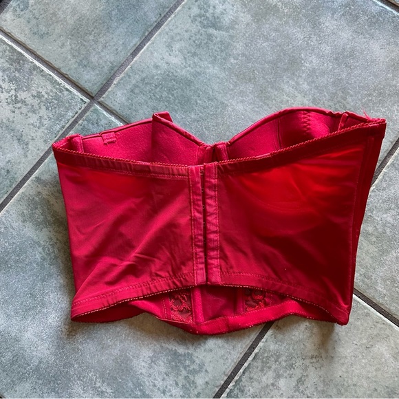Secret Treasures Bright Red Satin and Lace Corset 
Good condition 
Size 36D - Picture 6 of 6